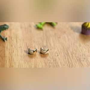 HAN • BEi • MEi Pearl and Gold Colored Earrings With S925 Posts